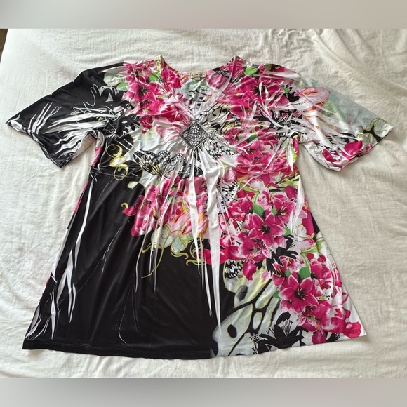 ONE WORLD Pink and Black Floral V-Neck Blouse 2X - Picture 5 of 11